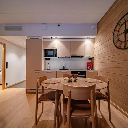 Levikaira - Ski-in Ski-out דירה